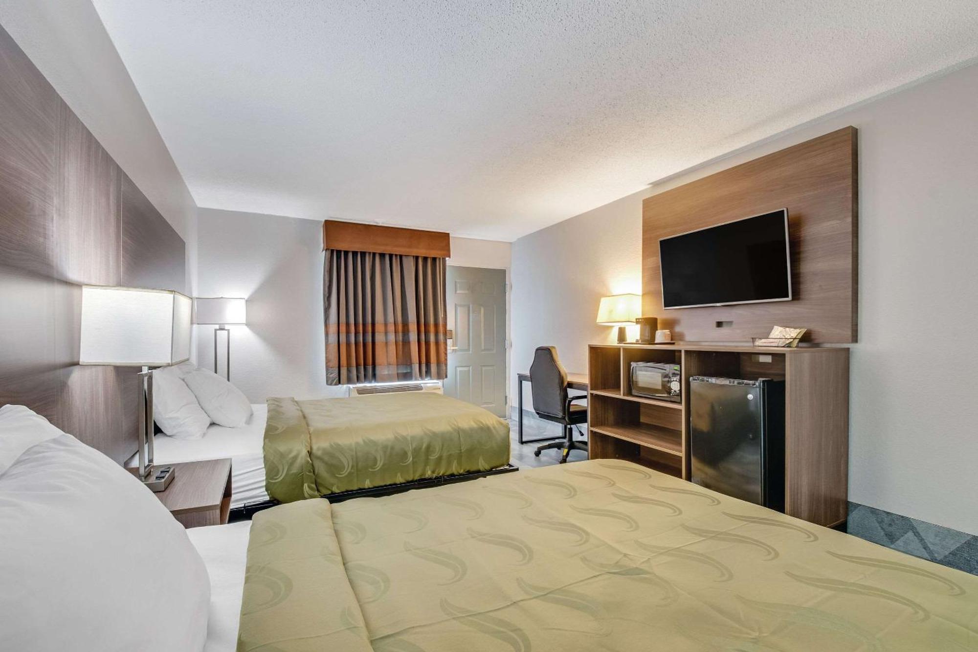 Quality Inn Далтън Екстериор снимка
