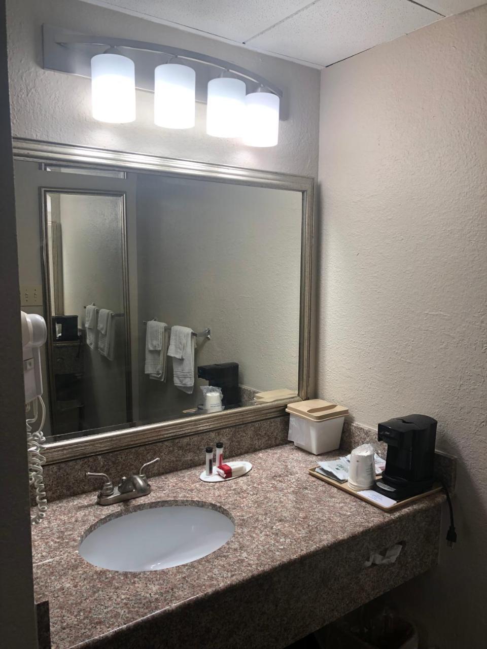 Quality Inn Далтън Екстериор снимка
